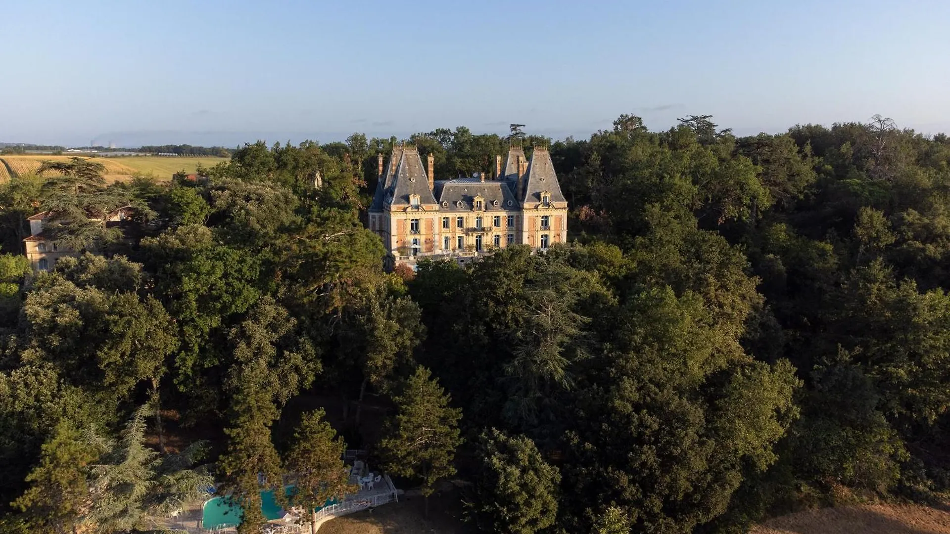 Enjoy Residence Chateau De Monbrison, Apartment For Two Guests Saint-Michel